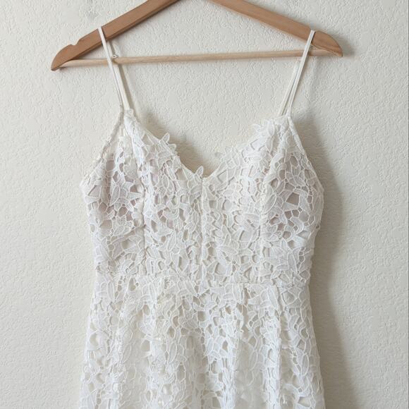 ASTR The Label Womens Lace Midi Dress White Crochet Floral Medium Summer Wedding - Picture 5 of 11